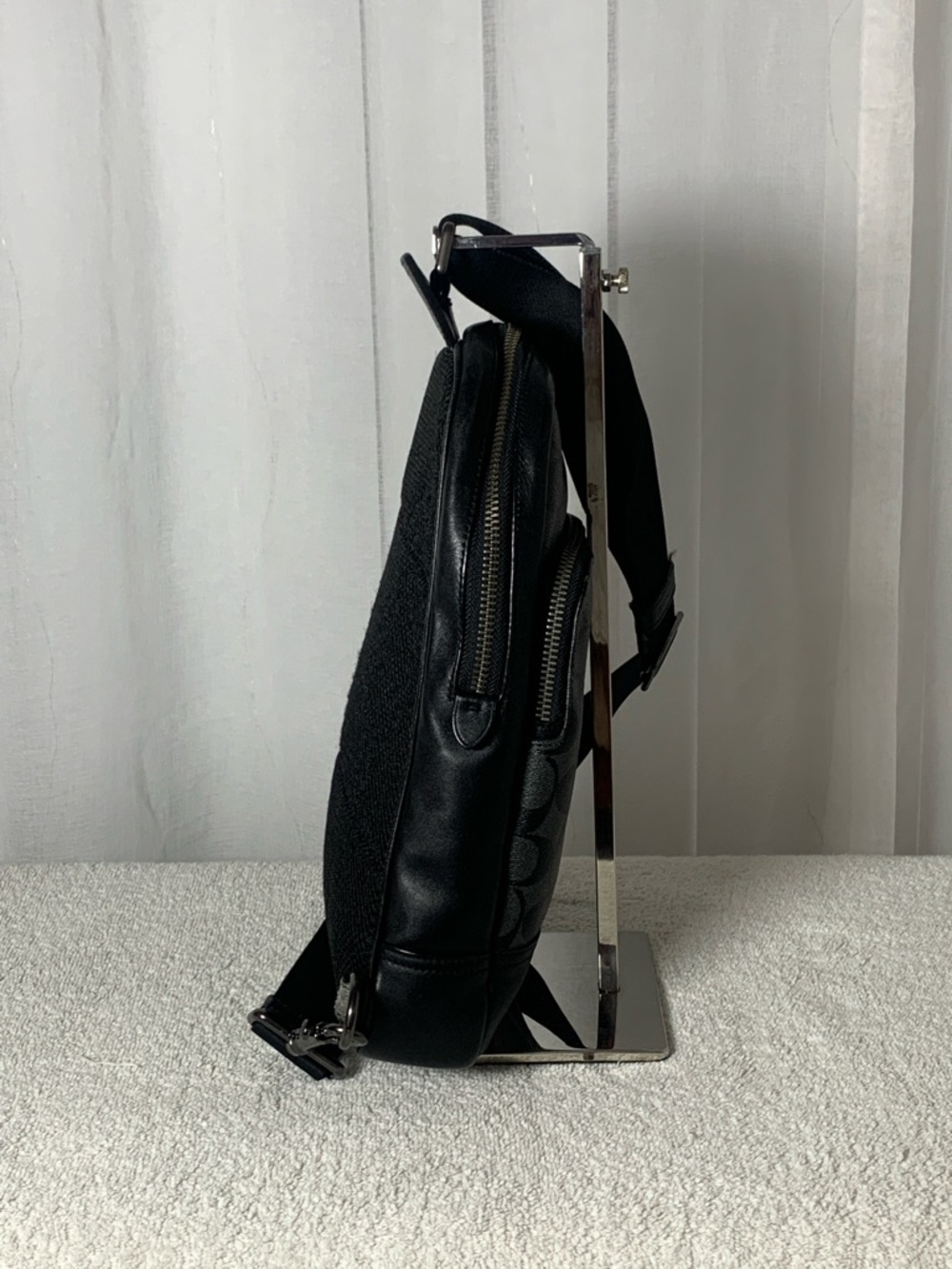 GUC COACH SHOULDER BAG L 8” x H 10” x D 3.75” - Picture 3 of 9